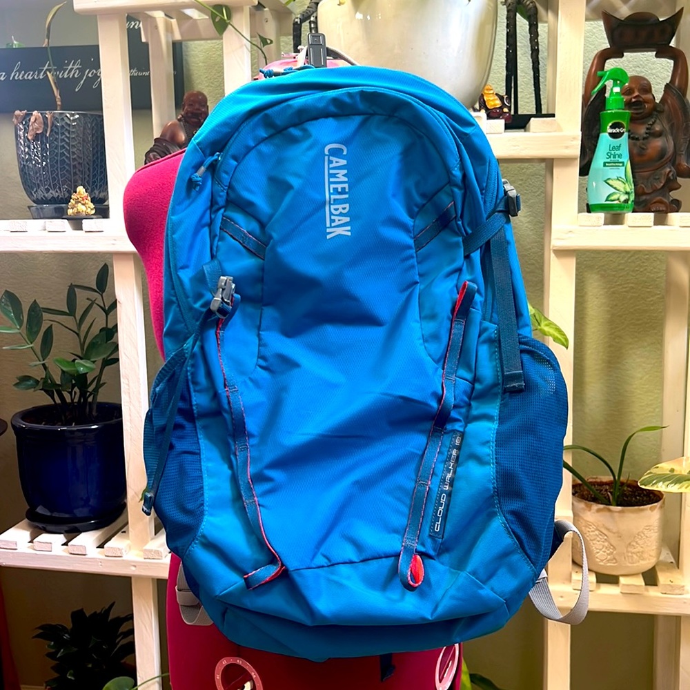 Camelbak Cloudwalker 18 Hydration Backpack Gem
